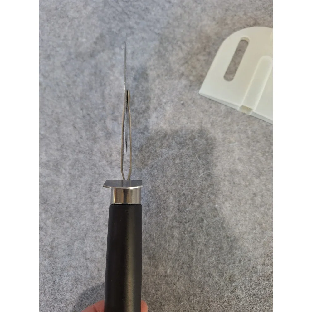 Pampered Chef Pizza Cutter Black Handle Stainless Steel Wheel with Blade Guard